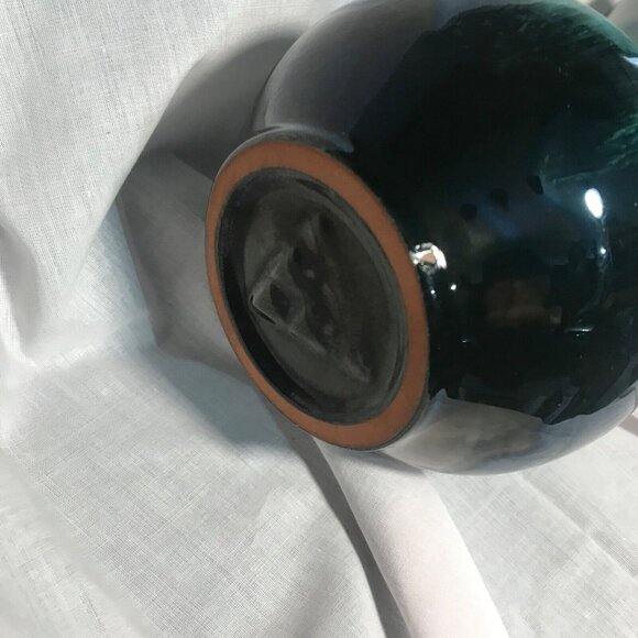 Vintage Blue Mountain Pottery 9” Drip Glaze Green Vase BMP Collingwood Canada - Picture 5 of 7